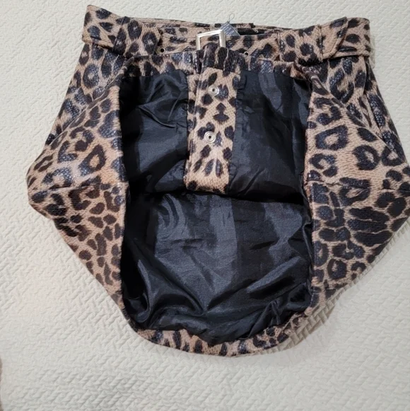 Know One Cares Leopard Print Mini Skirt Size Small - Picture 13 of 17